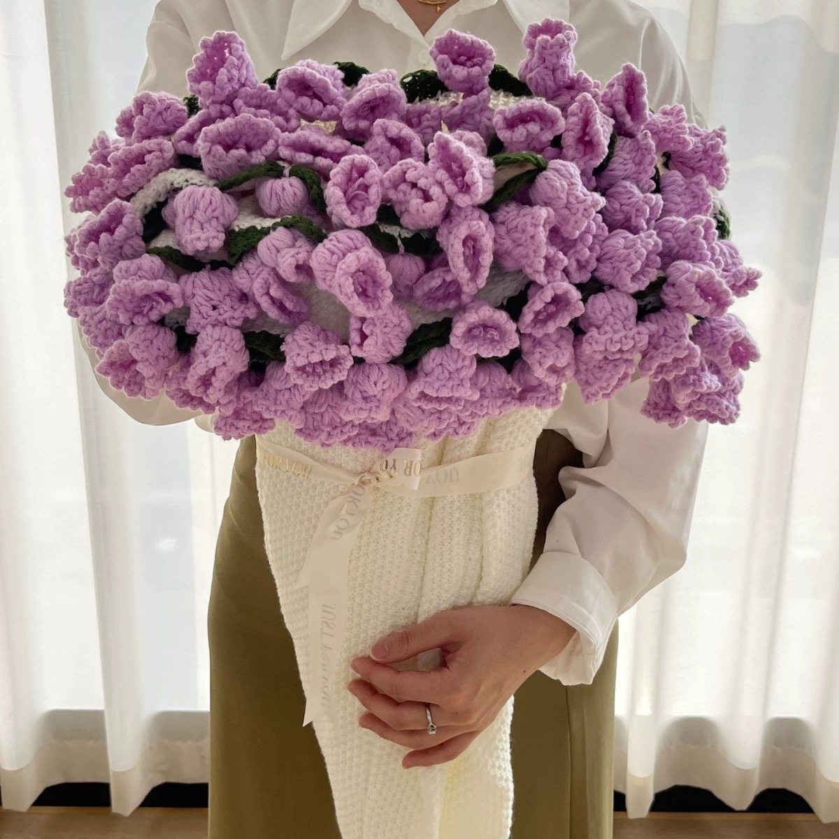 Tiktrove Bouquet Blanket