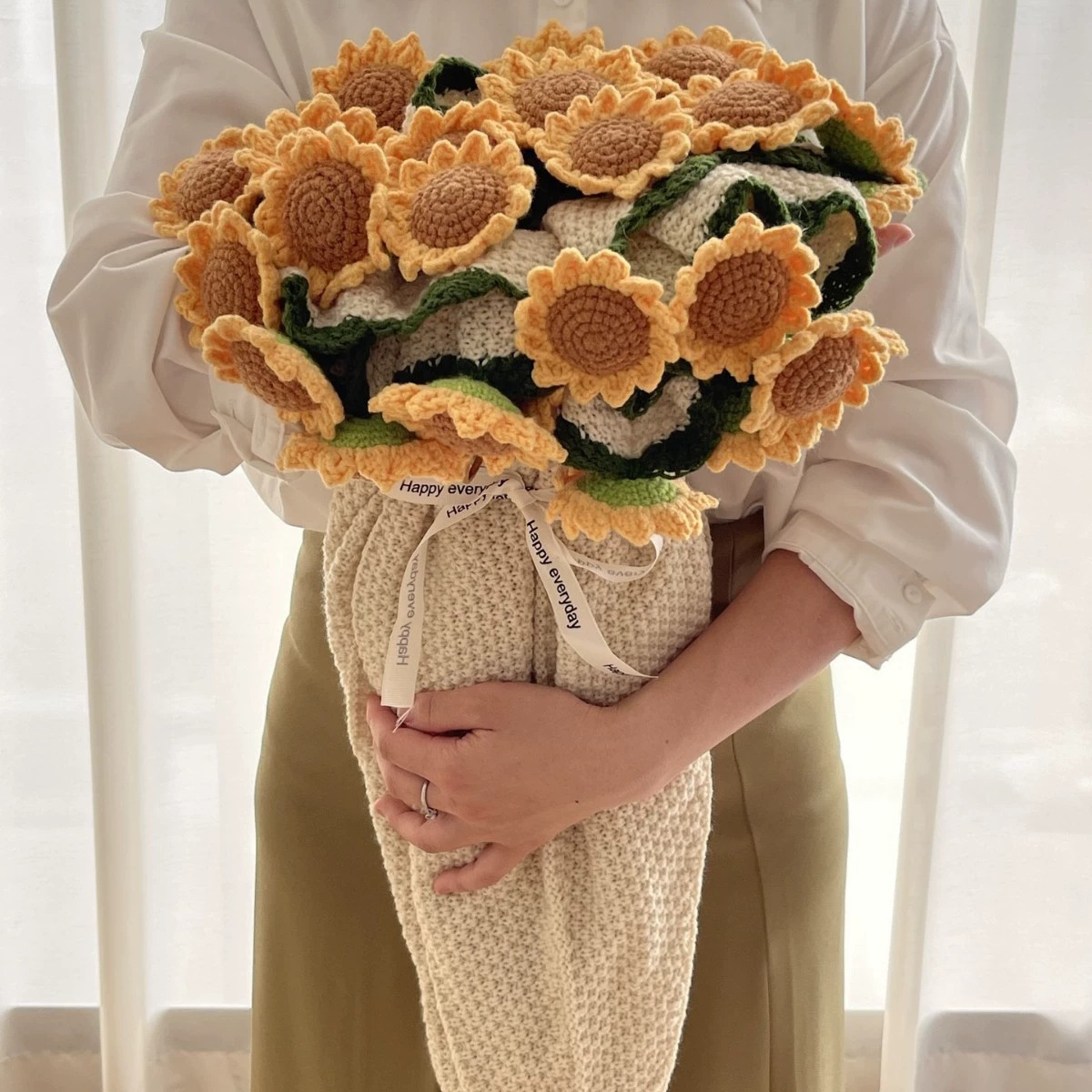 Tiktrove Bouquet Blanket