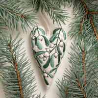 Mistletoe Kiss